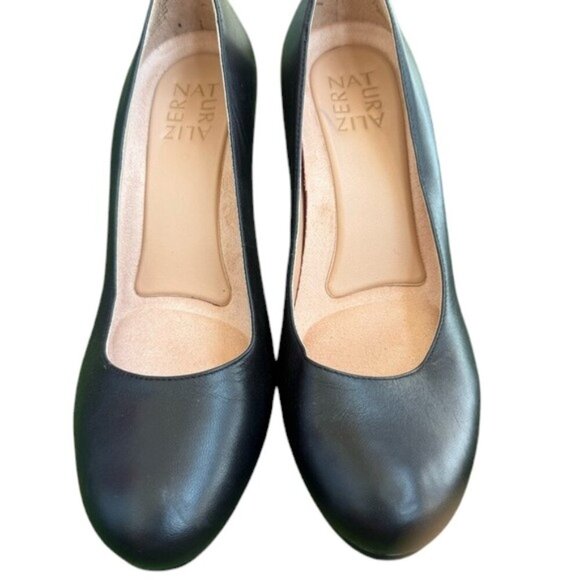 Naturalizer 6.5 Black Leather Classic Pumps Comfort Sole/ Walk all day - Picture 5 of 7